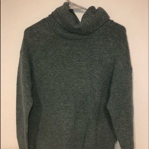 Old navy green turtle neck sweater
